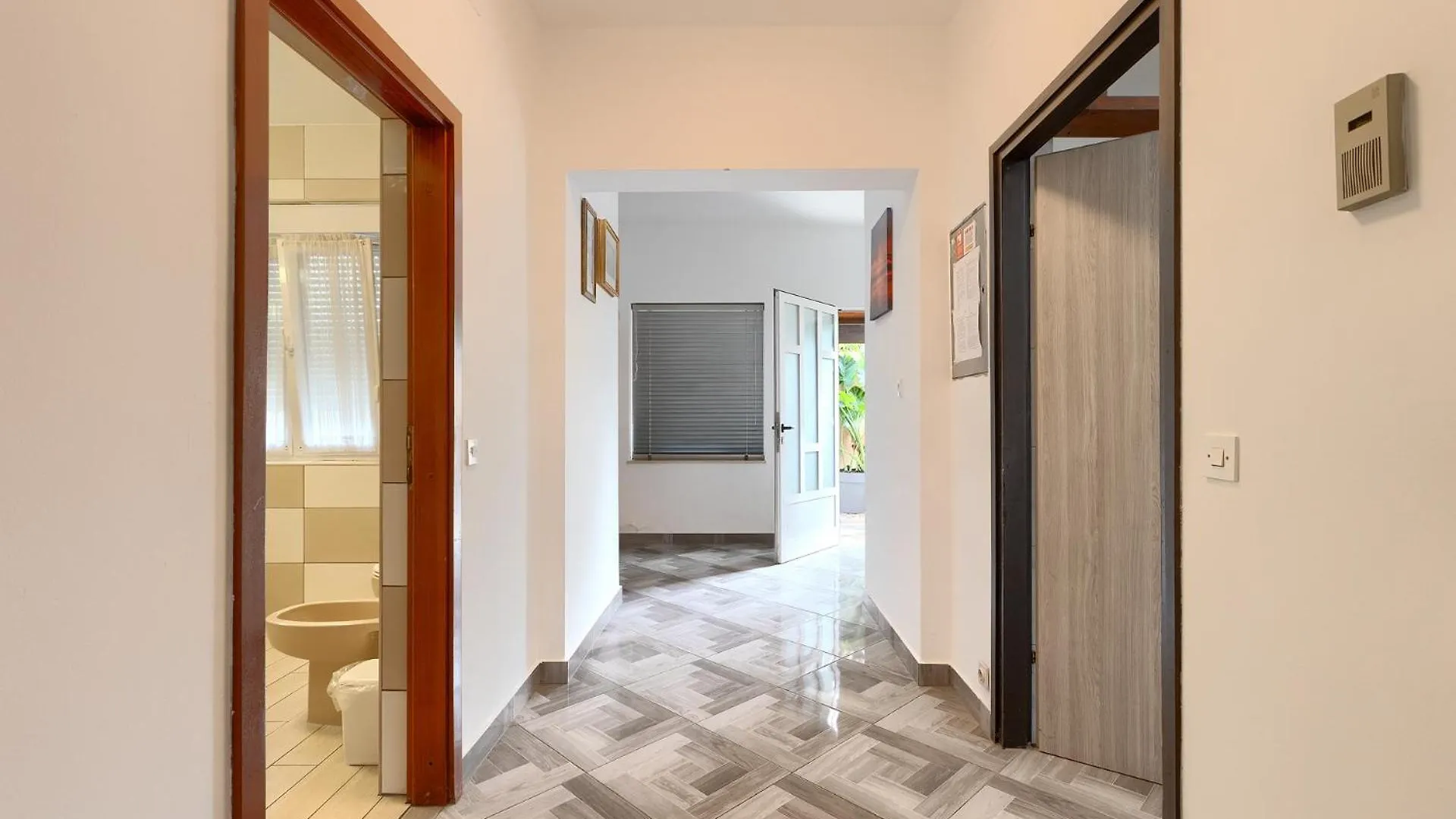 Apartments Erla Banjole