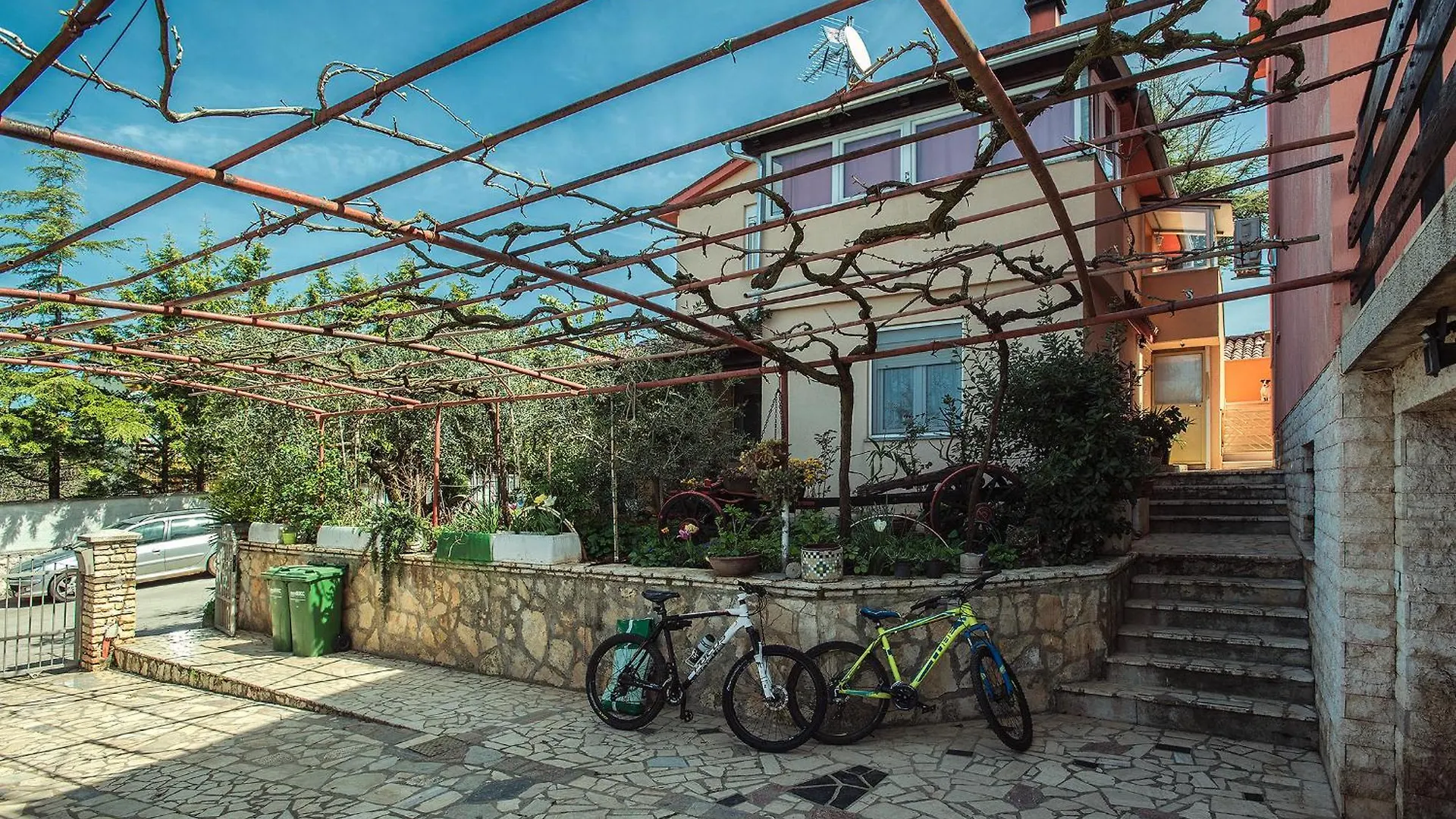 Apartments Erla Banjole 0*,  Croatia
