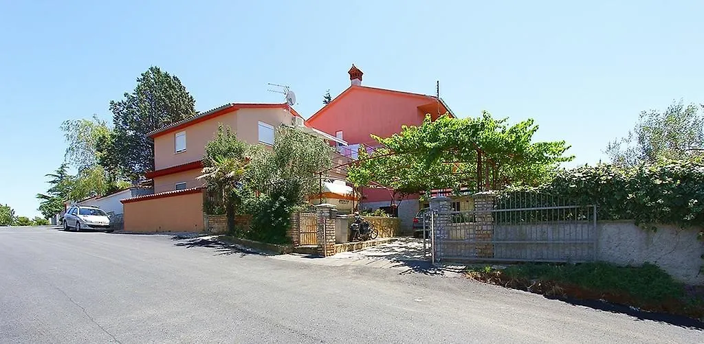 Apartments Erla Banjole